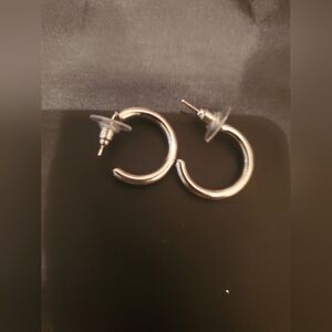Earrings Pierced Hoops Silvertone NWOT